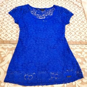 ⬇️ Guess lacey lined top with sweetheart neckline